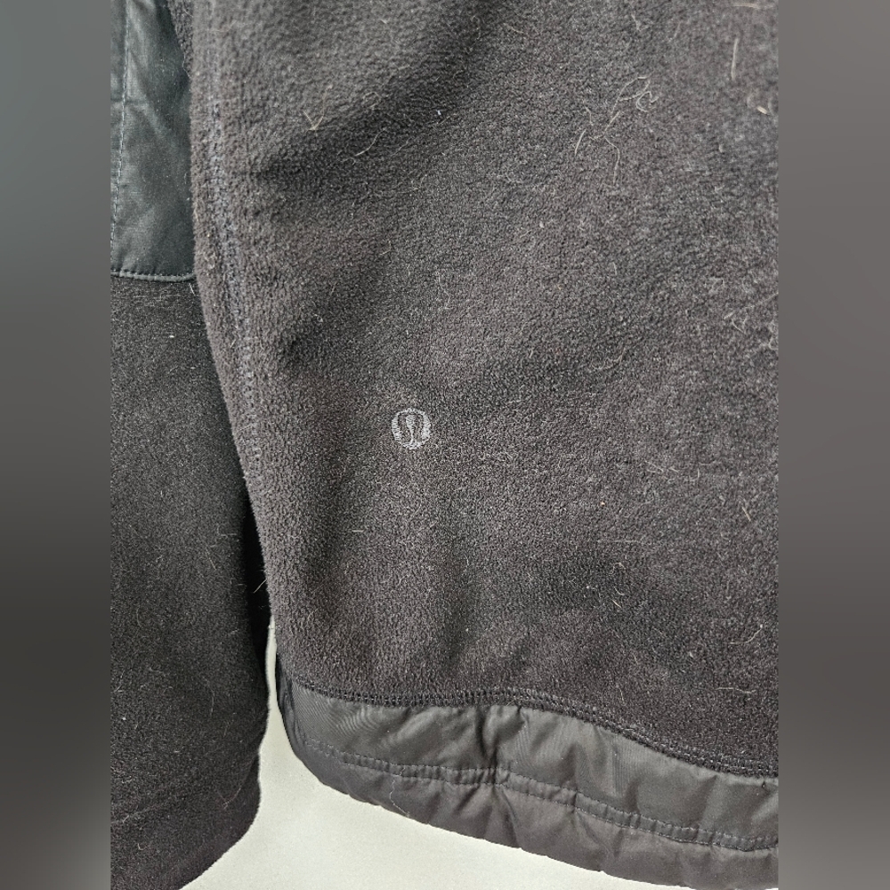Lululemon Men's Full Zip-Up Fleece. Measurements in pictures - Picture 10 of 15